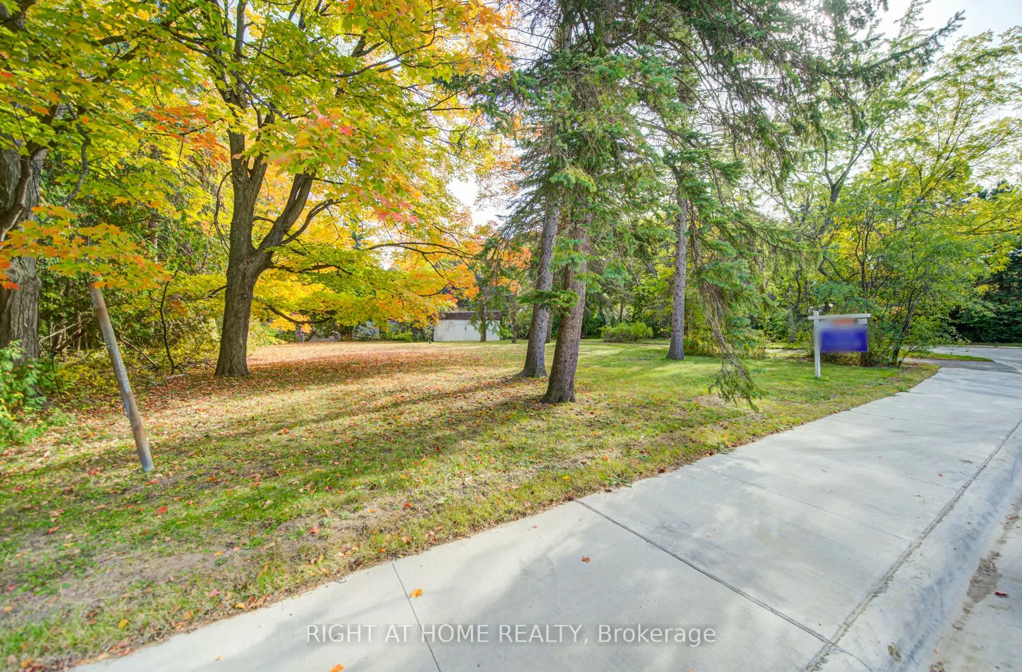 48 The Bridle Path