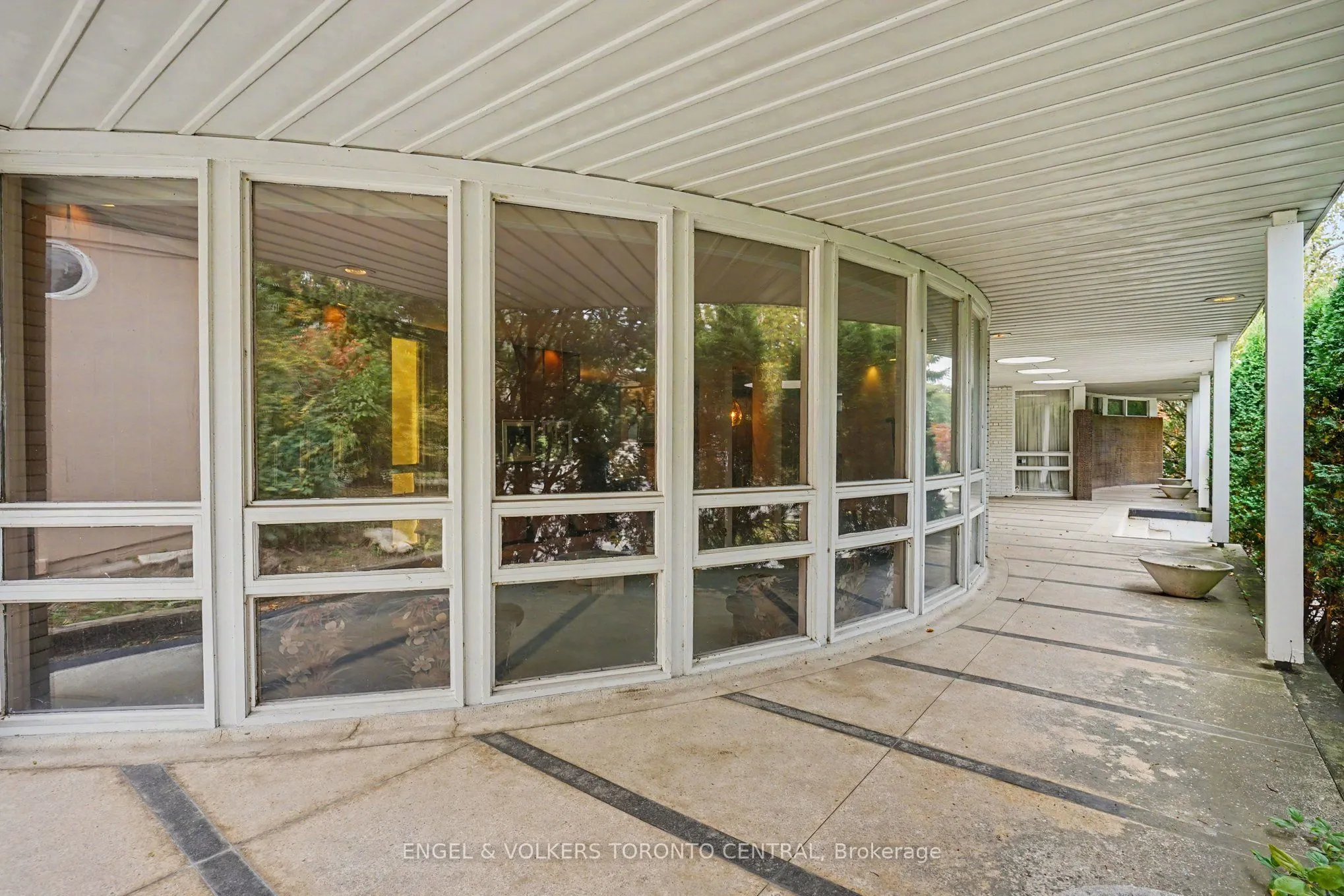 11 Suncrest Drive