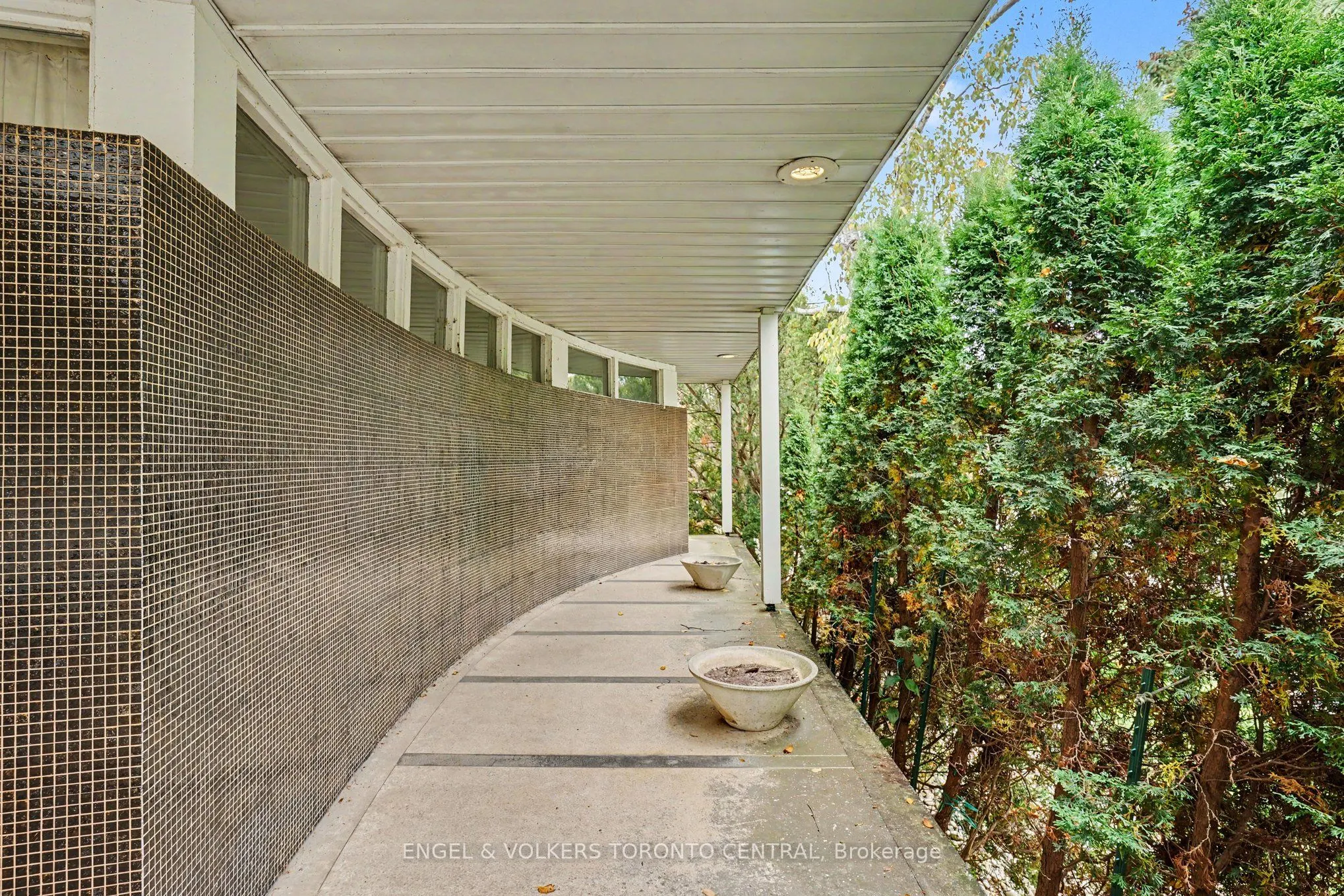 11 Suncrest Drive