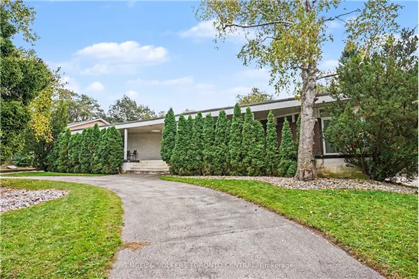 11 Suncrest Drive