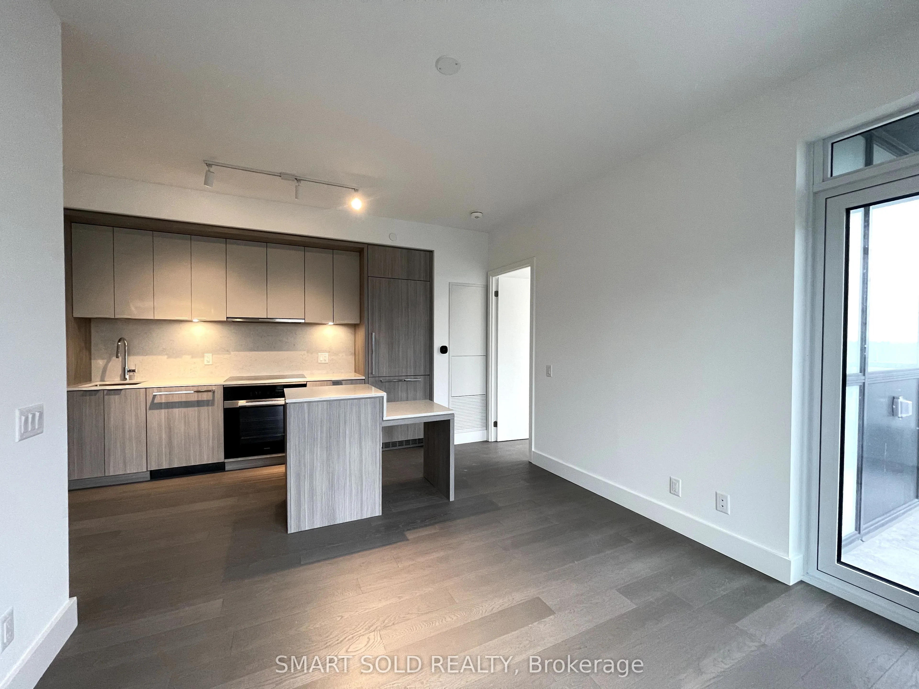 6 Greenbriar Road E #610