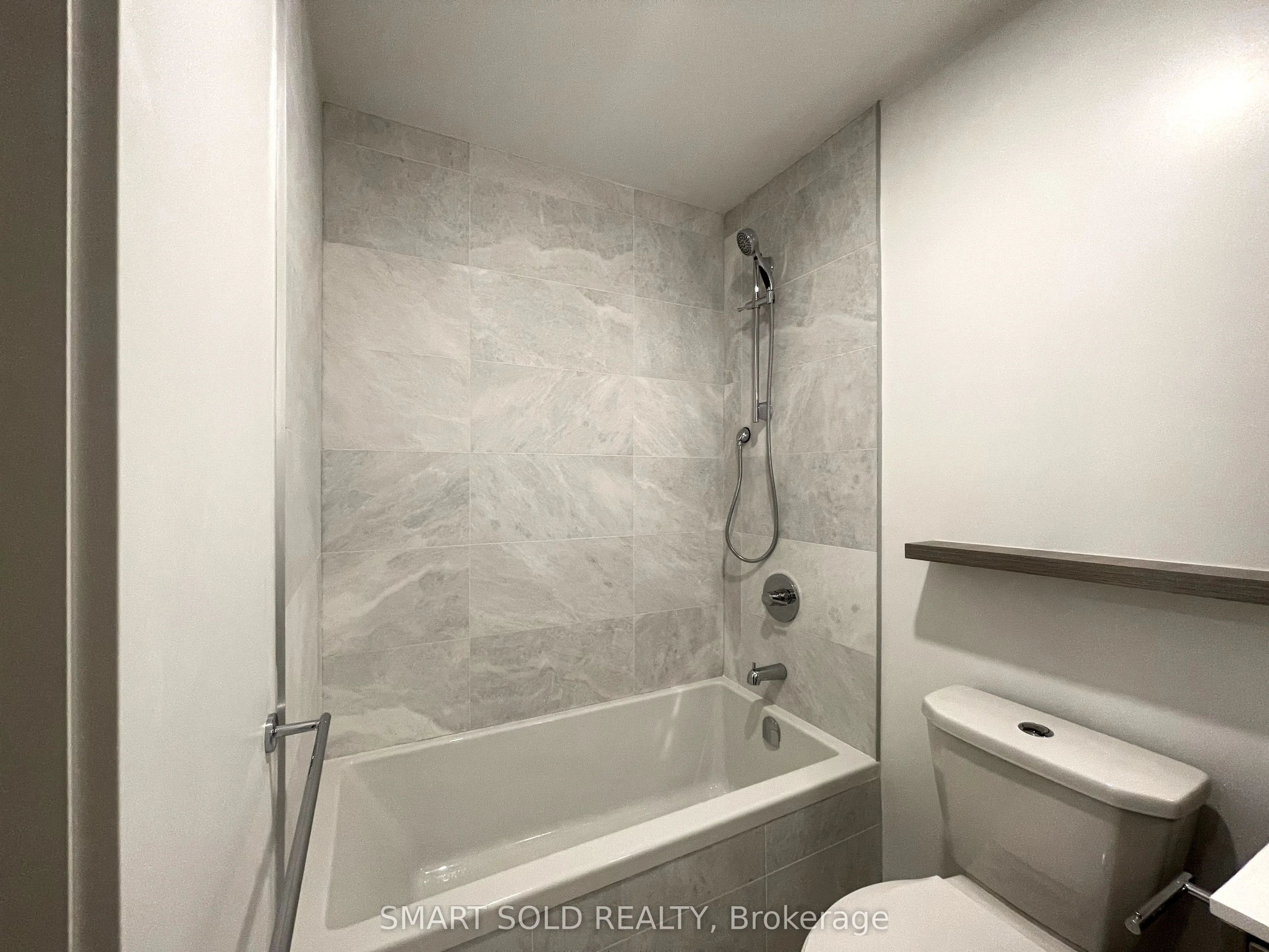 6 Greenbriar Road E #610