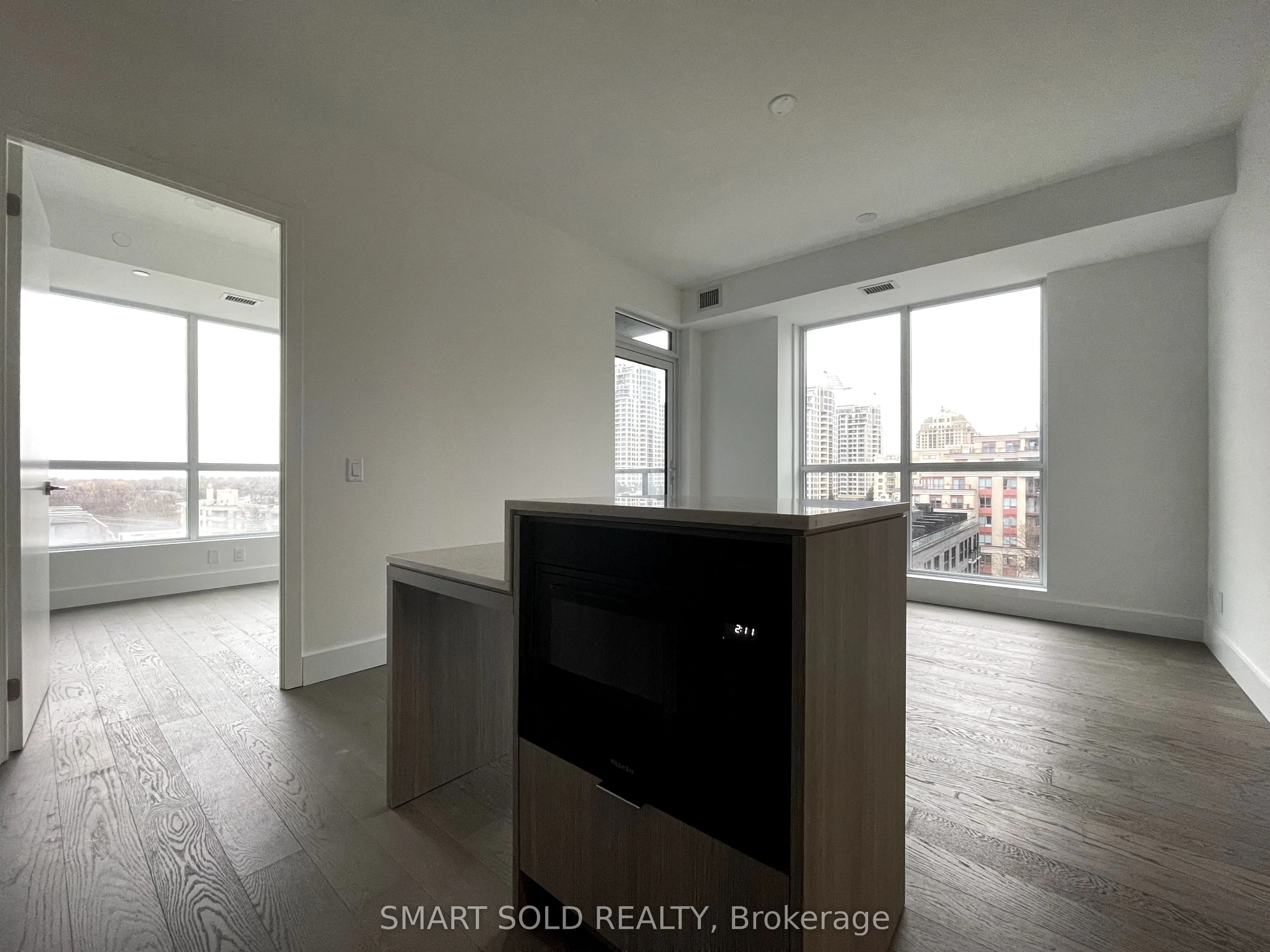 6 Greenbriar Road E #610