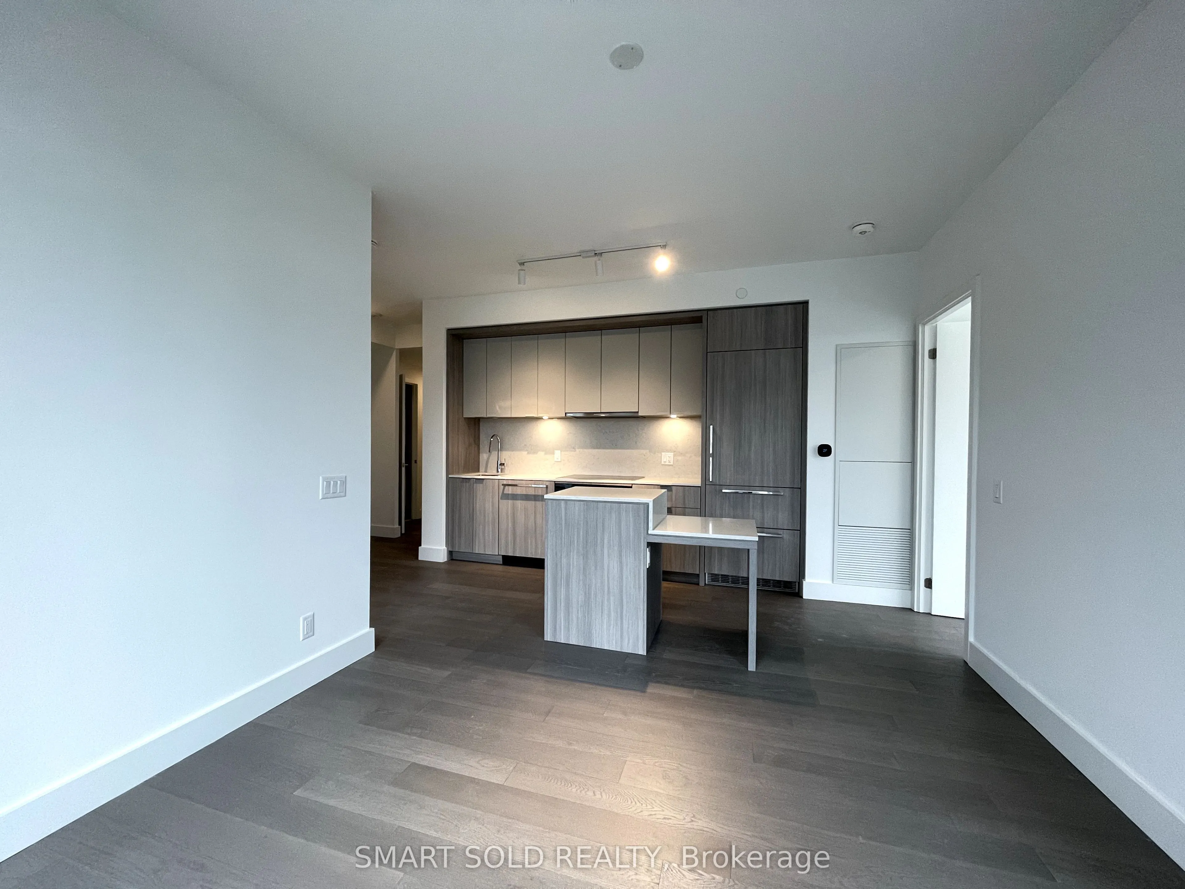 6 Greenbriar Road E #610