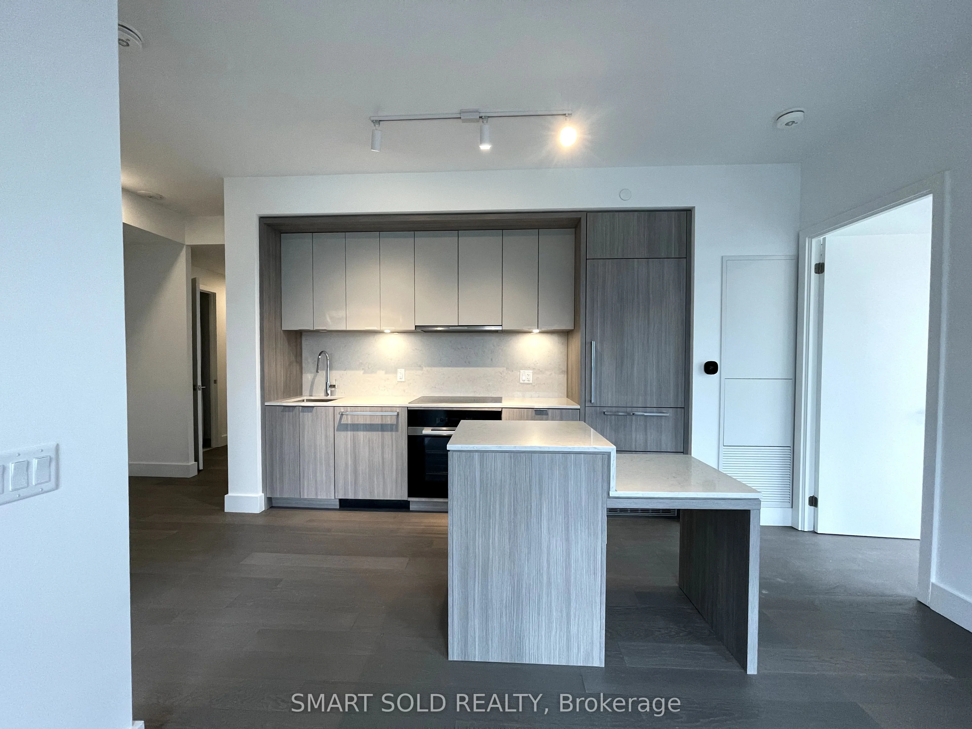 6 Greenbriar Road E #610