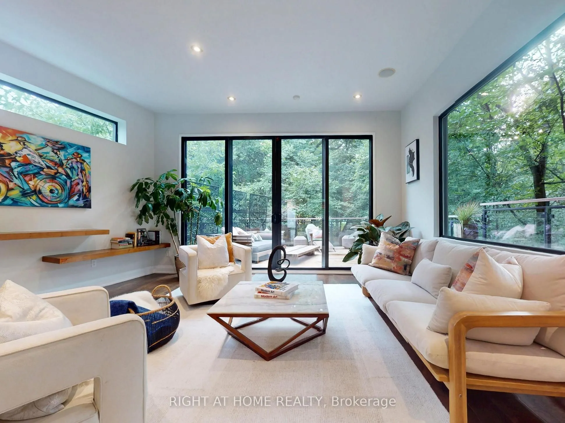 386 Rosewell Avenue