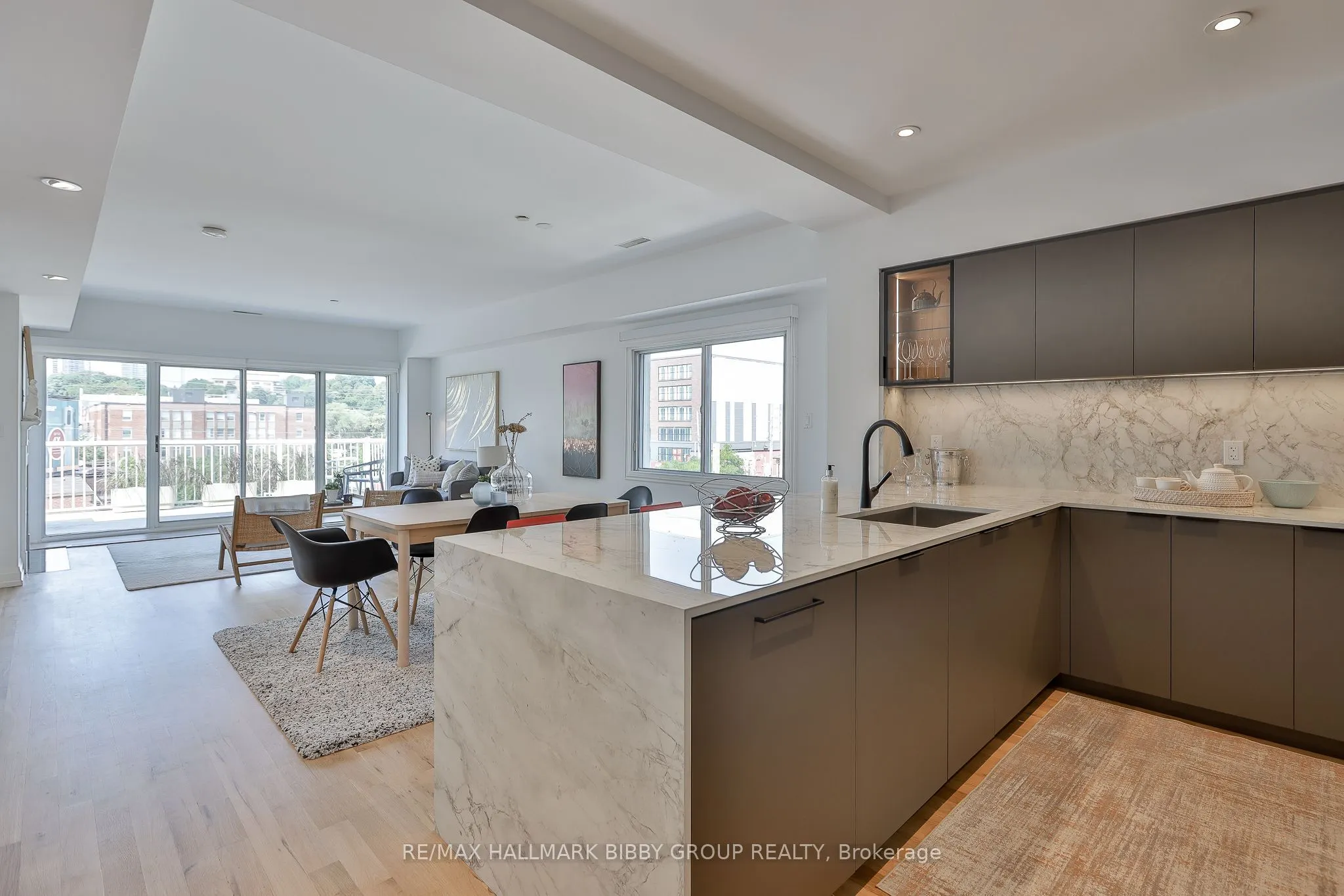 473 Dupont Street #7