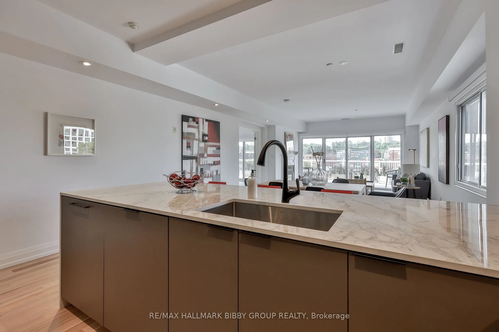 473 Dupont Street #7