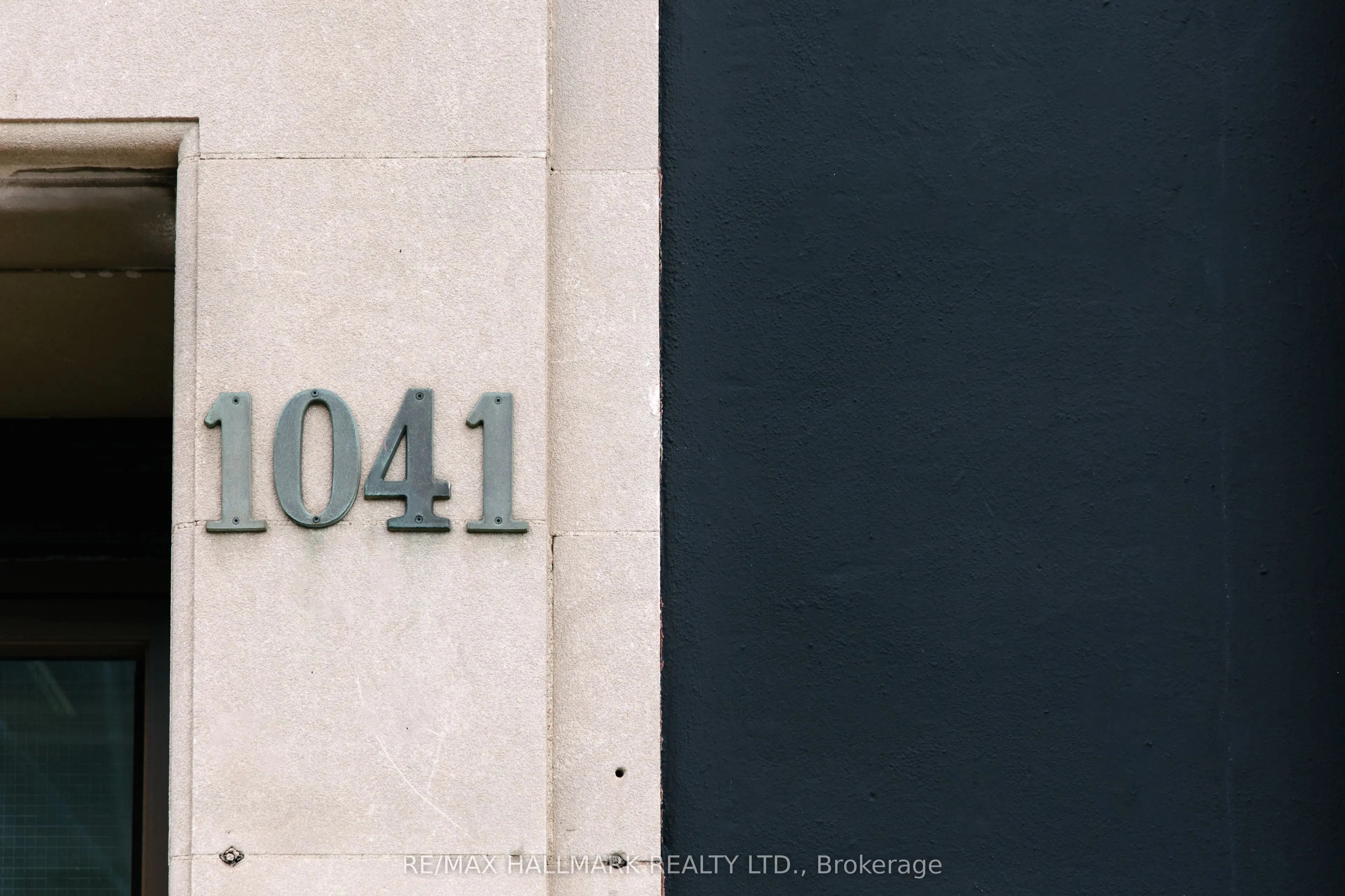 1041 Avenue Road #1