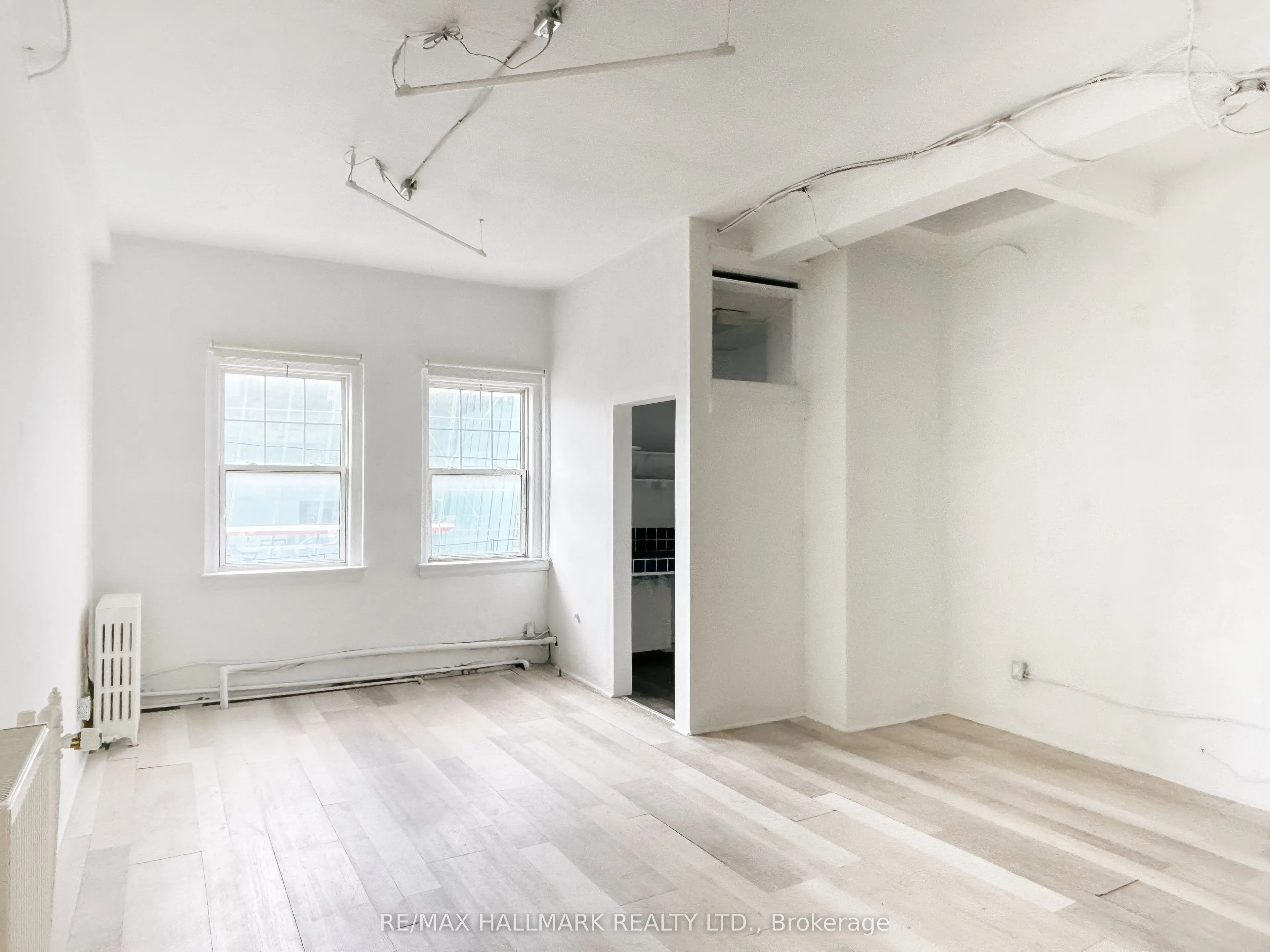 1041 Avenue Road #1