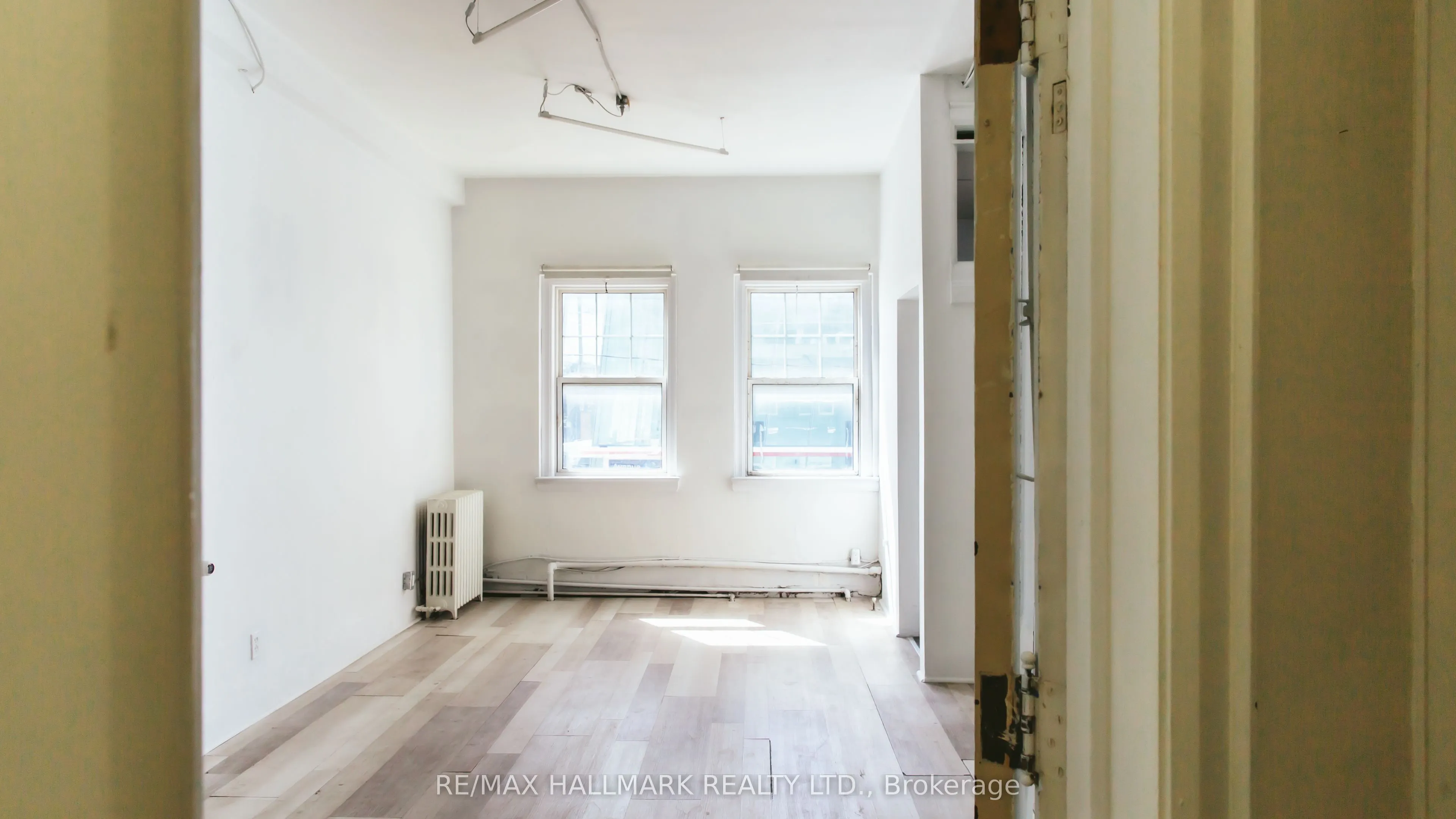 1041 Avenue Road #1