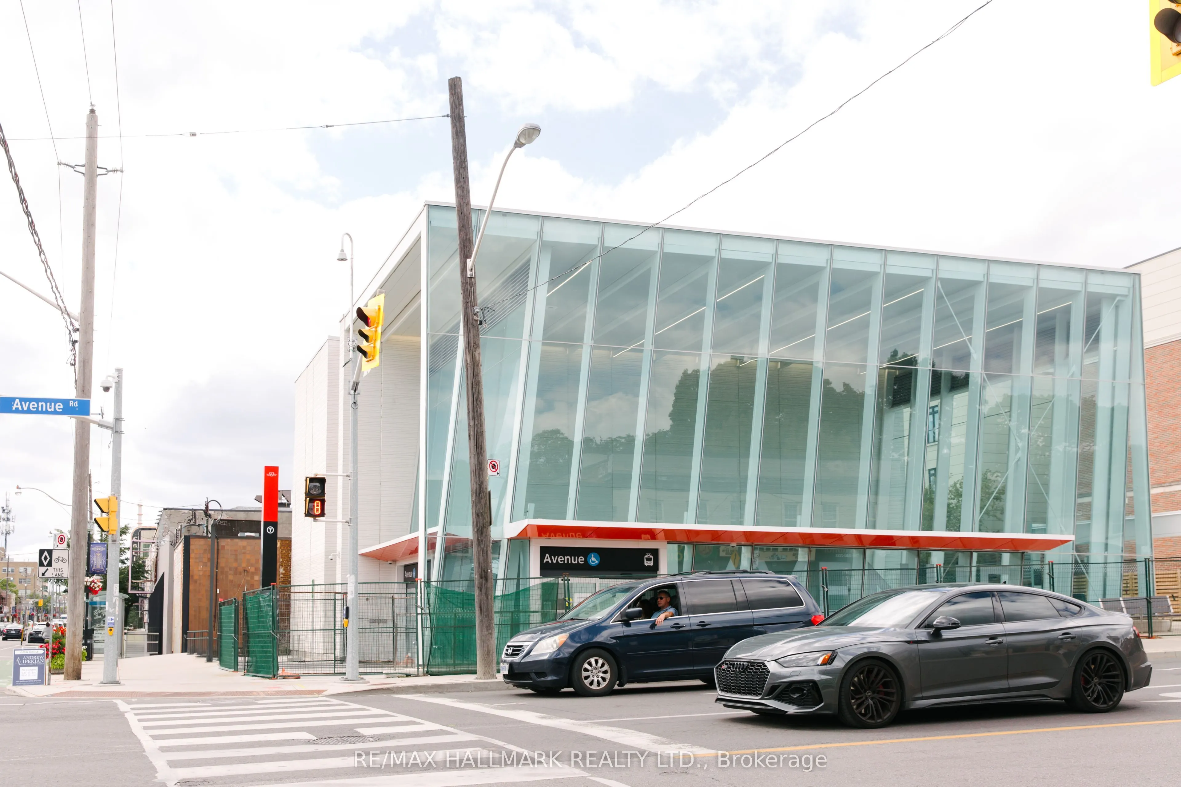 1041 Avenue Road #1