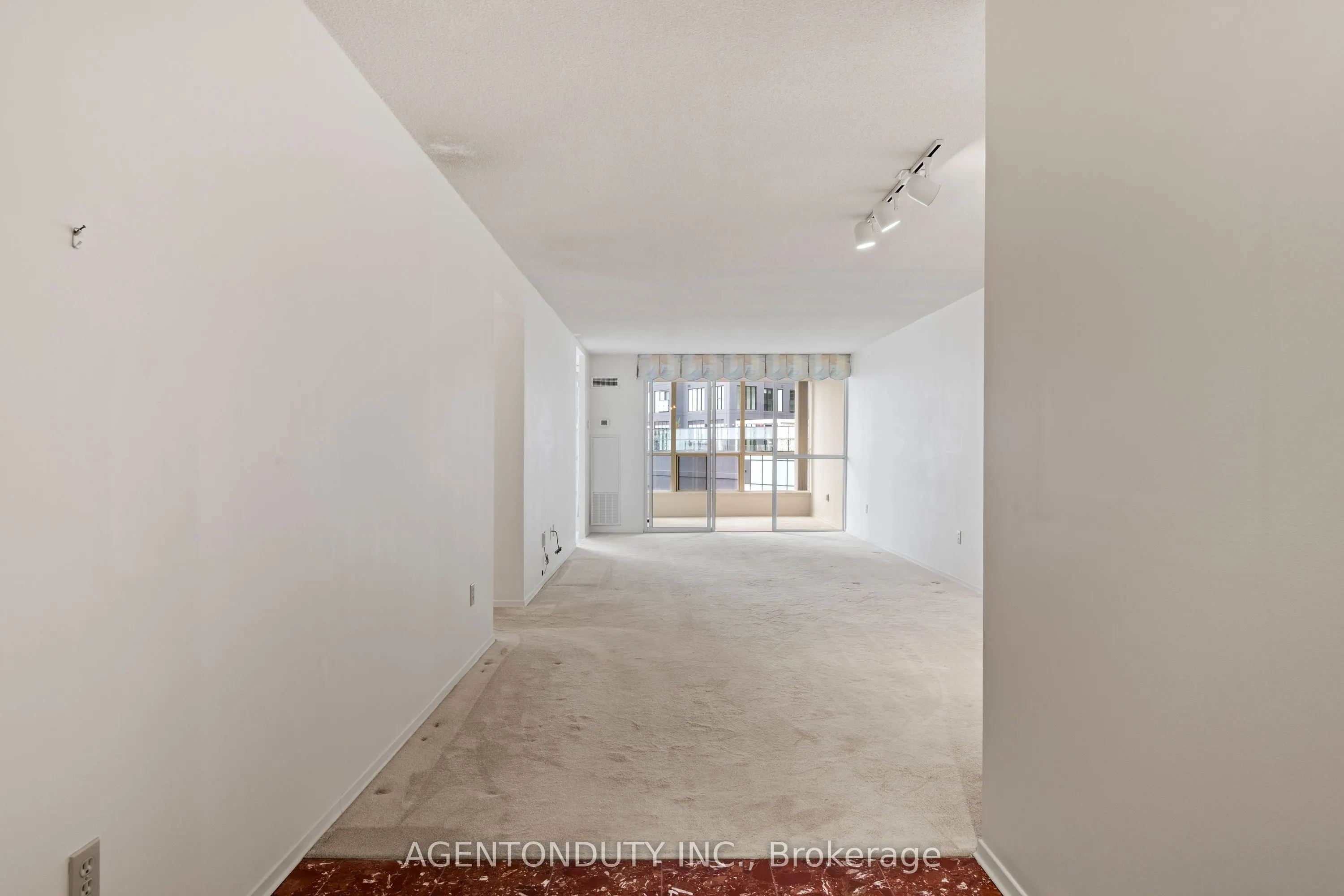30 Holly Street #1003