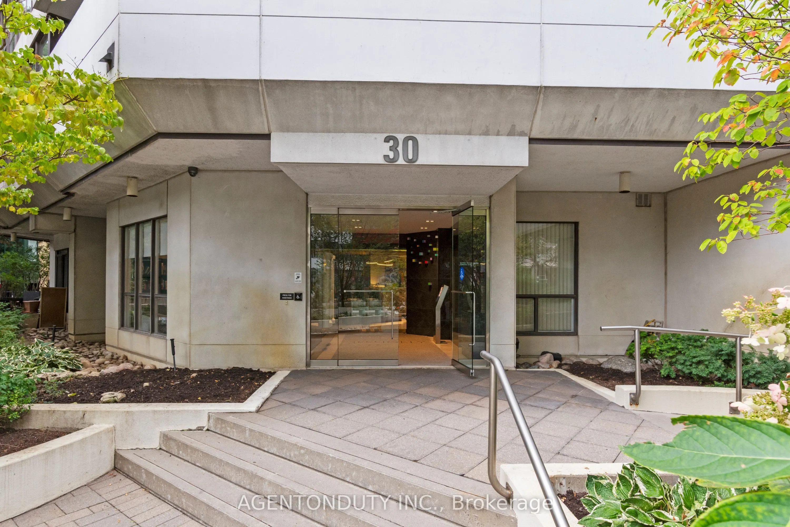 30 Holly Street #1003