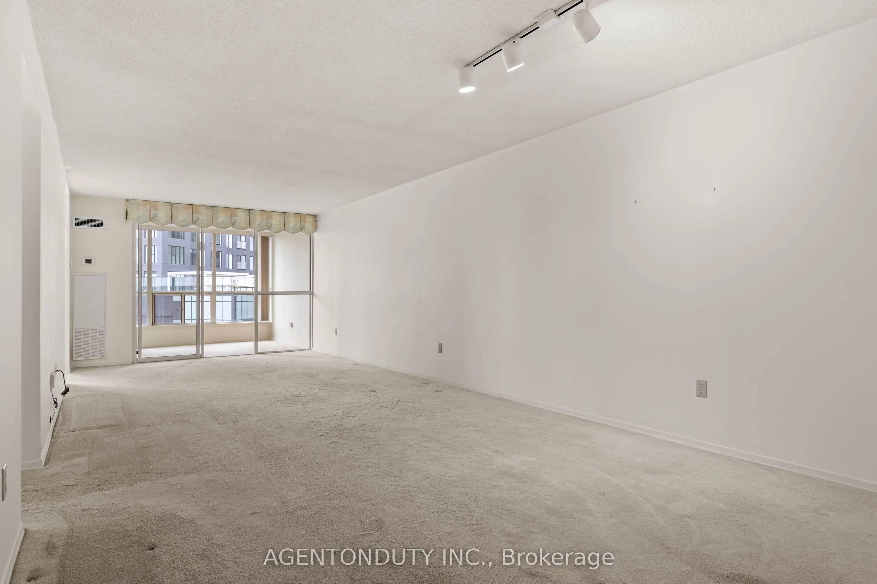 30 Holly Street #1003