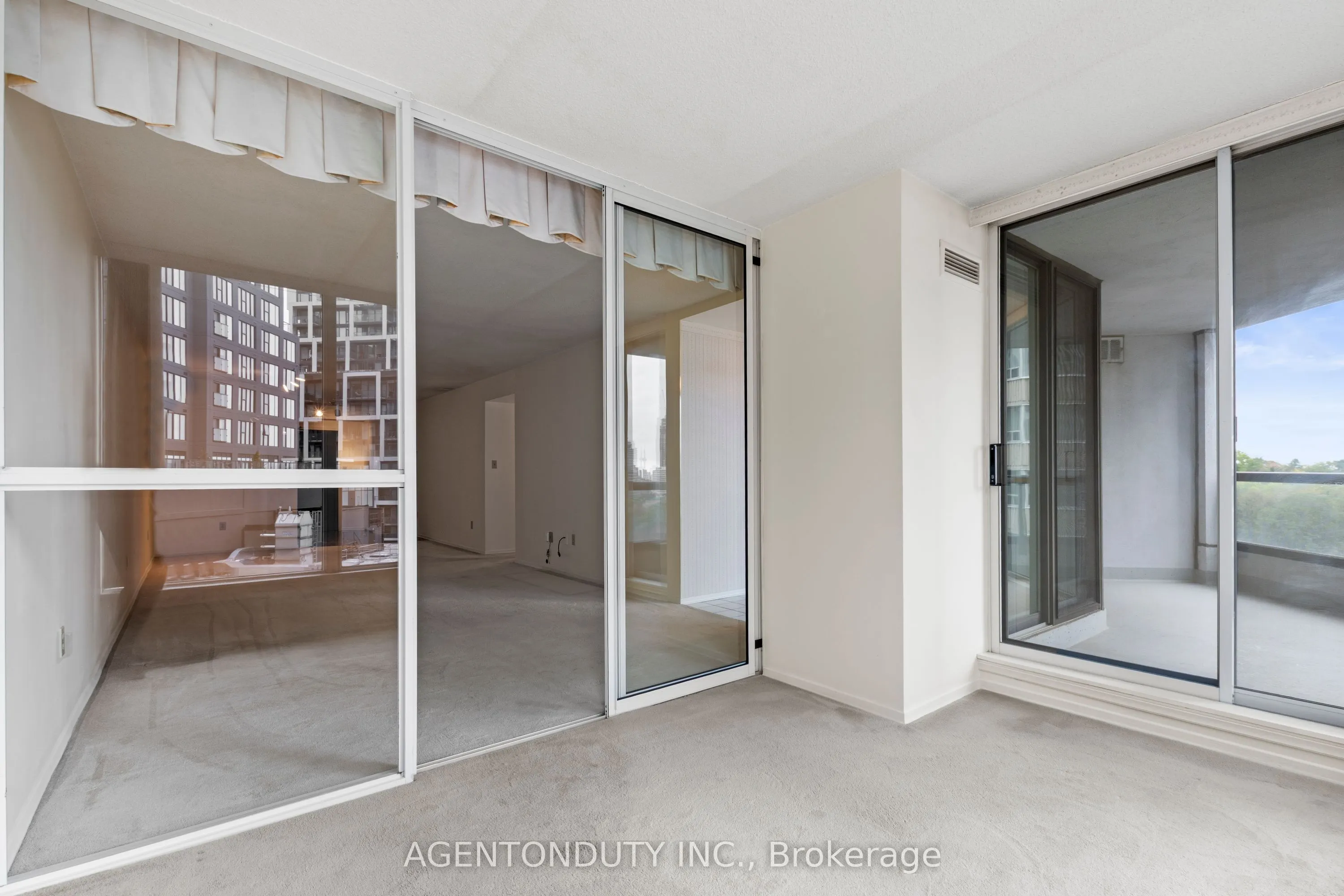 30 Holly Street #1003