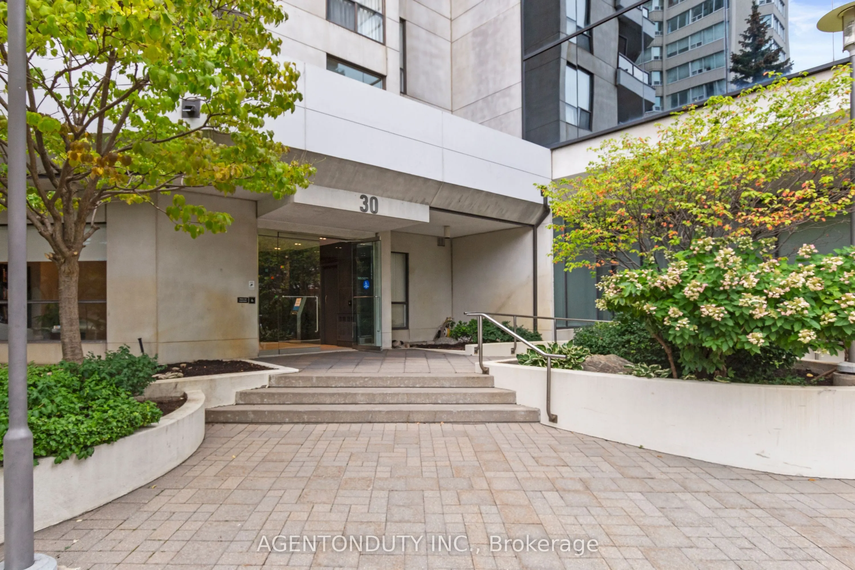 30 Holly Street #1003