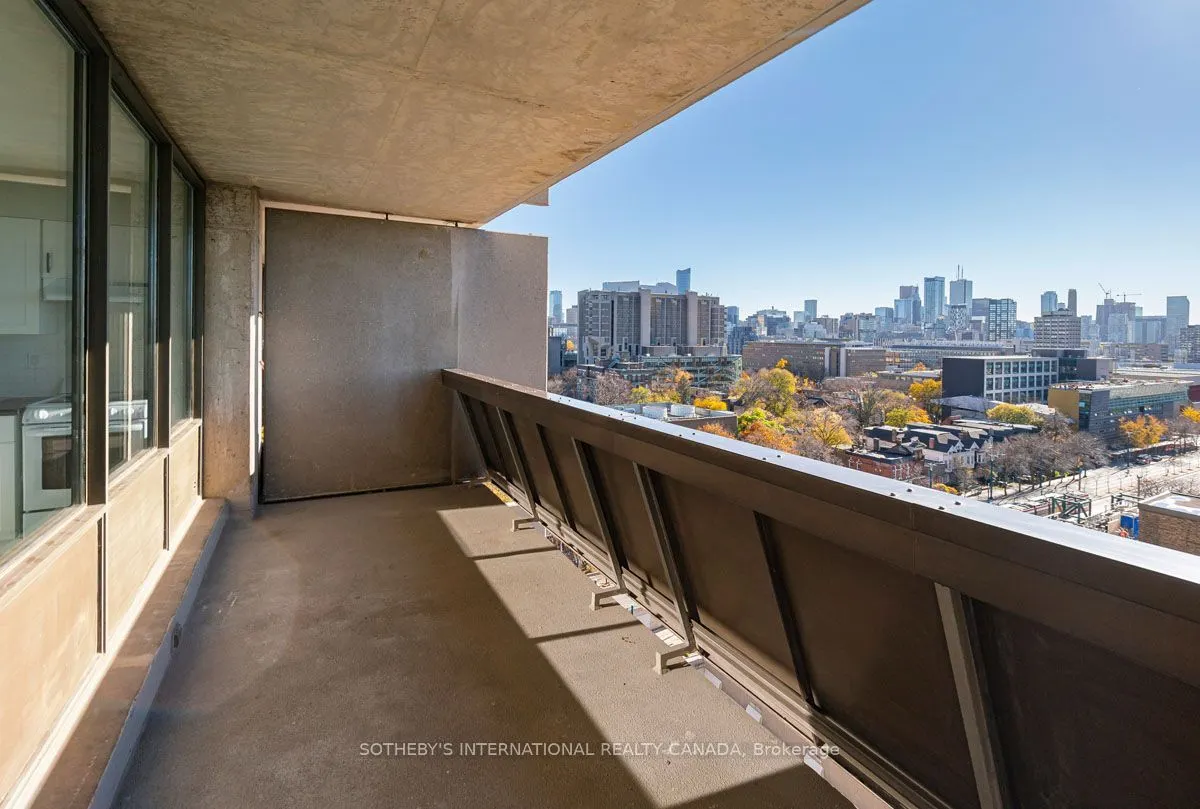 720 Spadina Avenue #1004