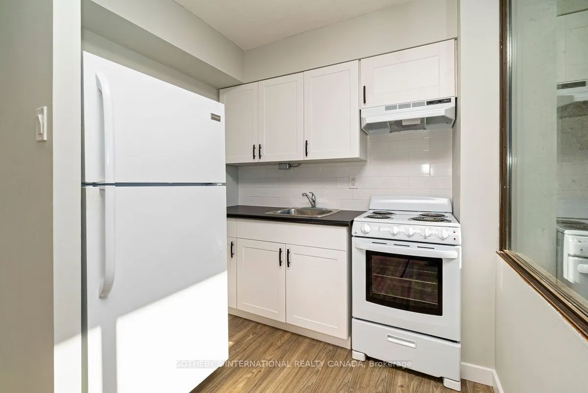 720 Spadina Avenue #1004