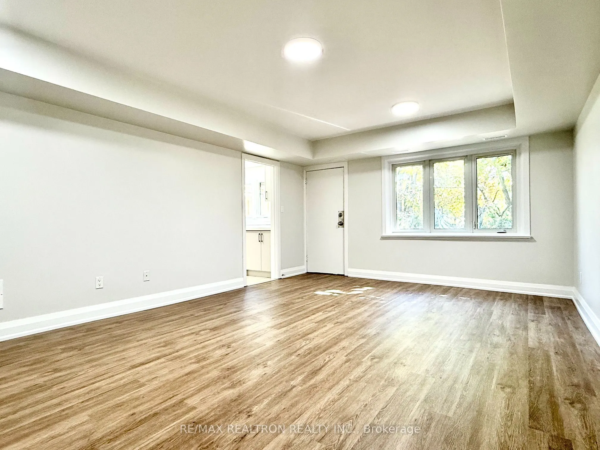 447 Glengrove Avenue W