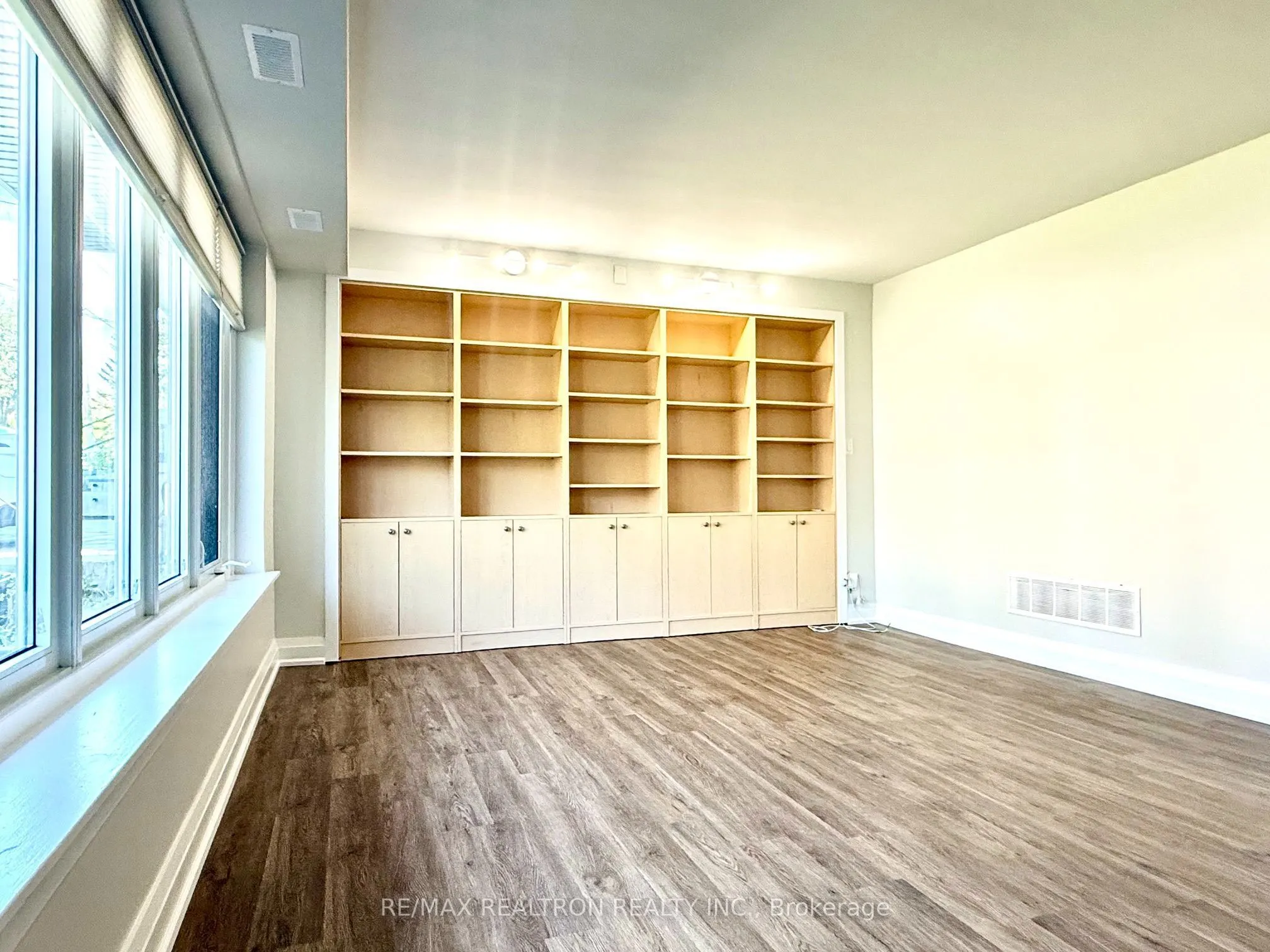 447 Glengrove Avenue W