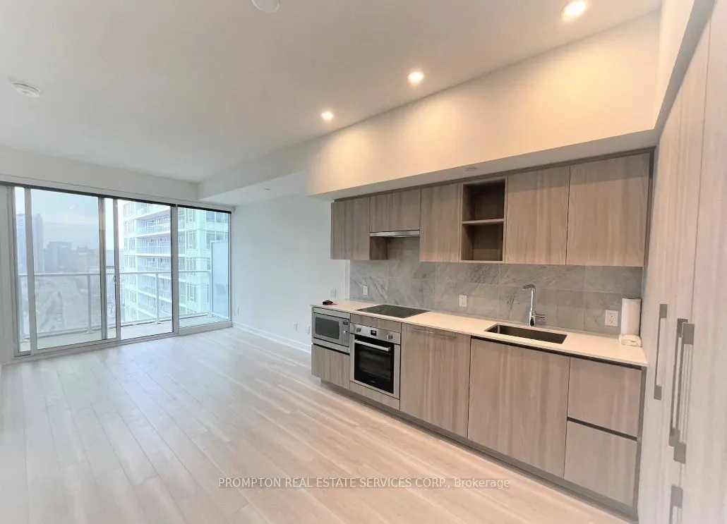 19 Bathurst Street #3807