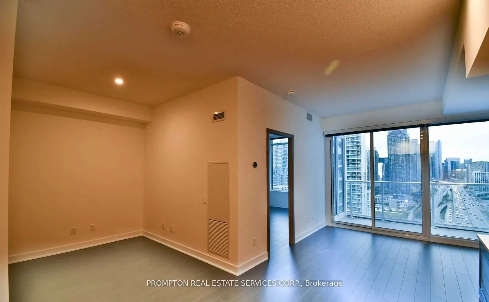 19 Bathurst Street #3807