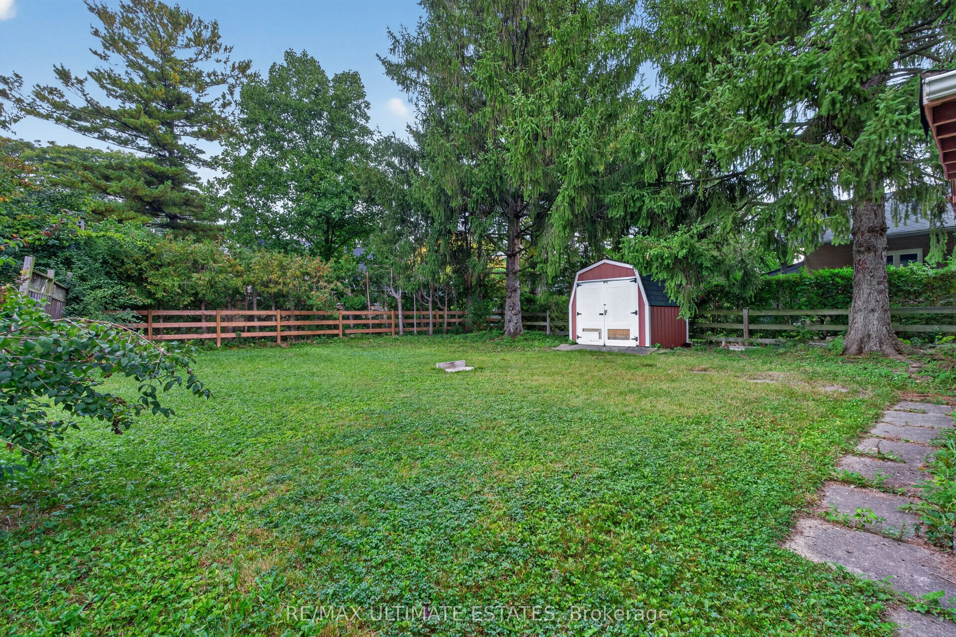 32 Broadleaf Road
