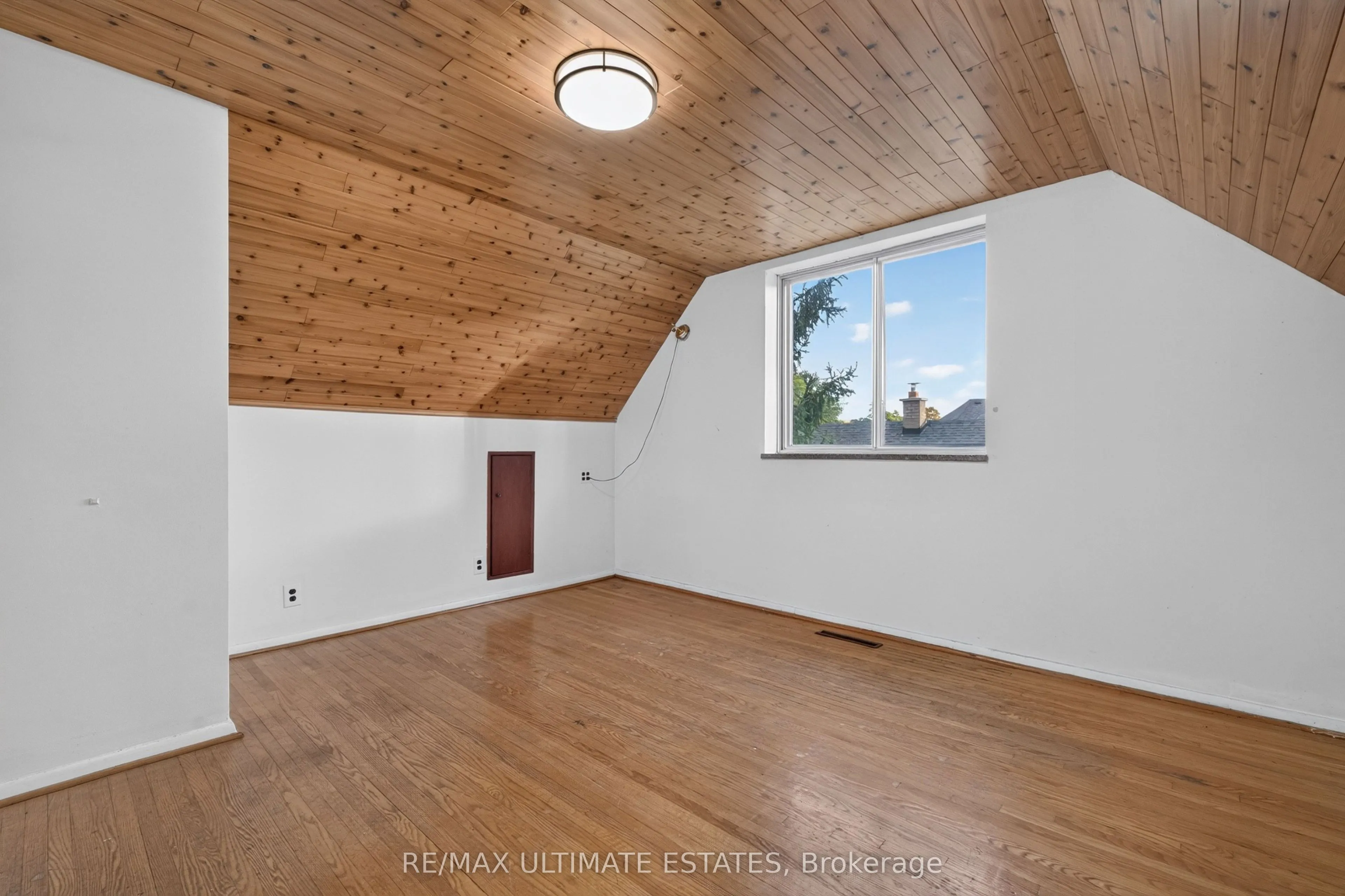 32 Broadleaf Road