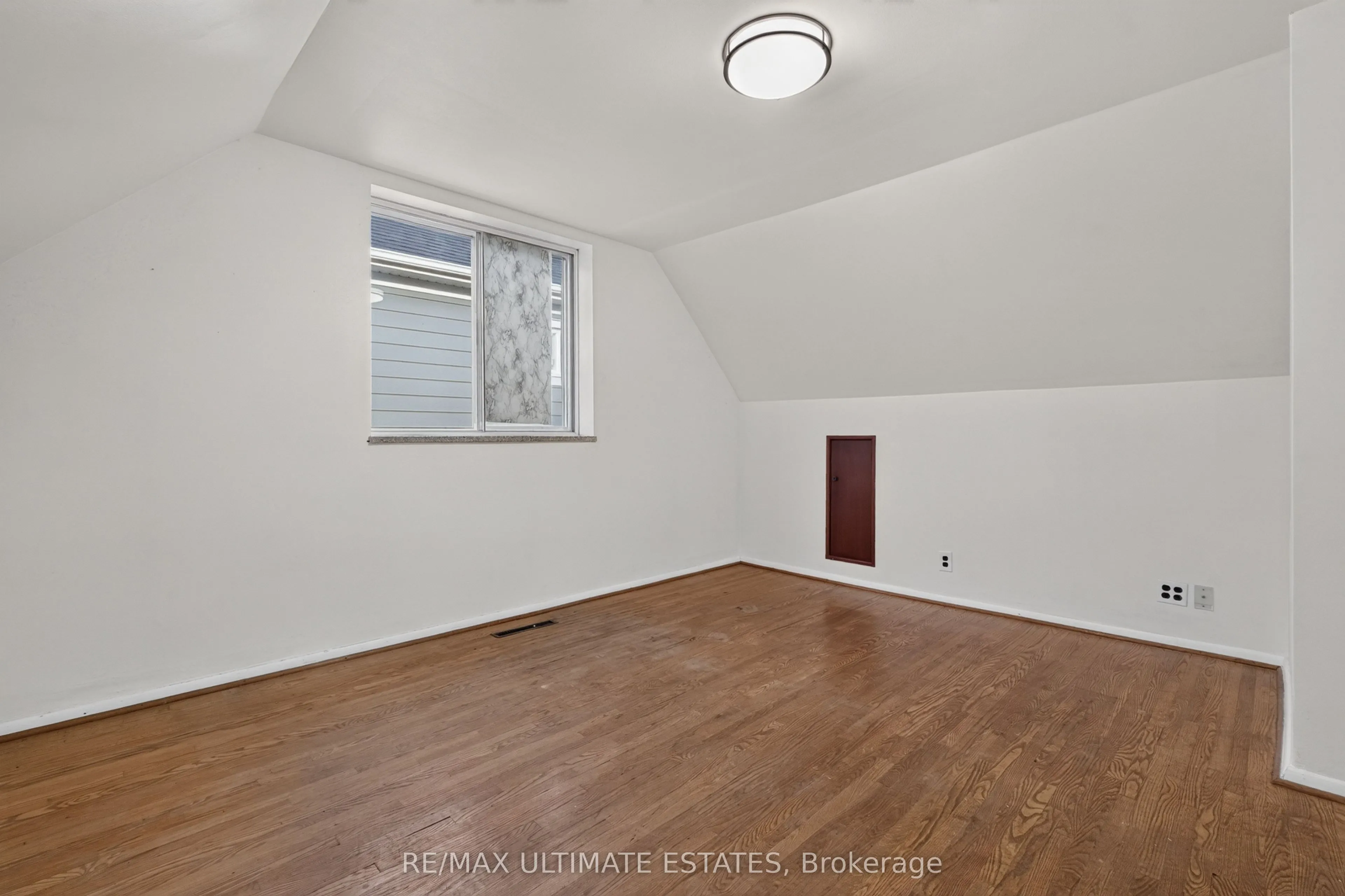 32 Broadleaf Road