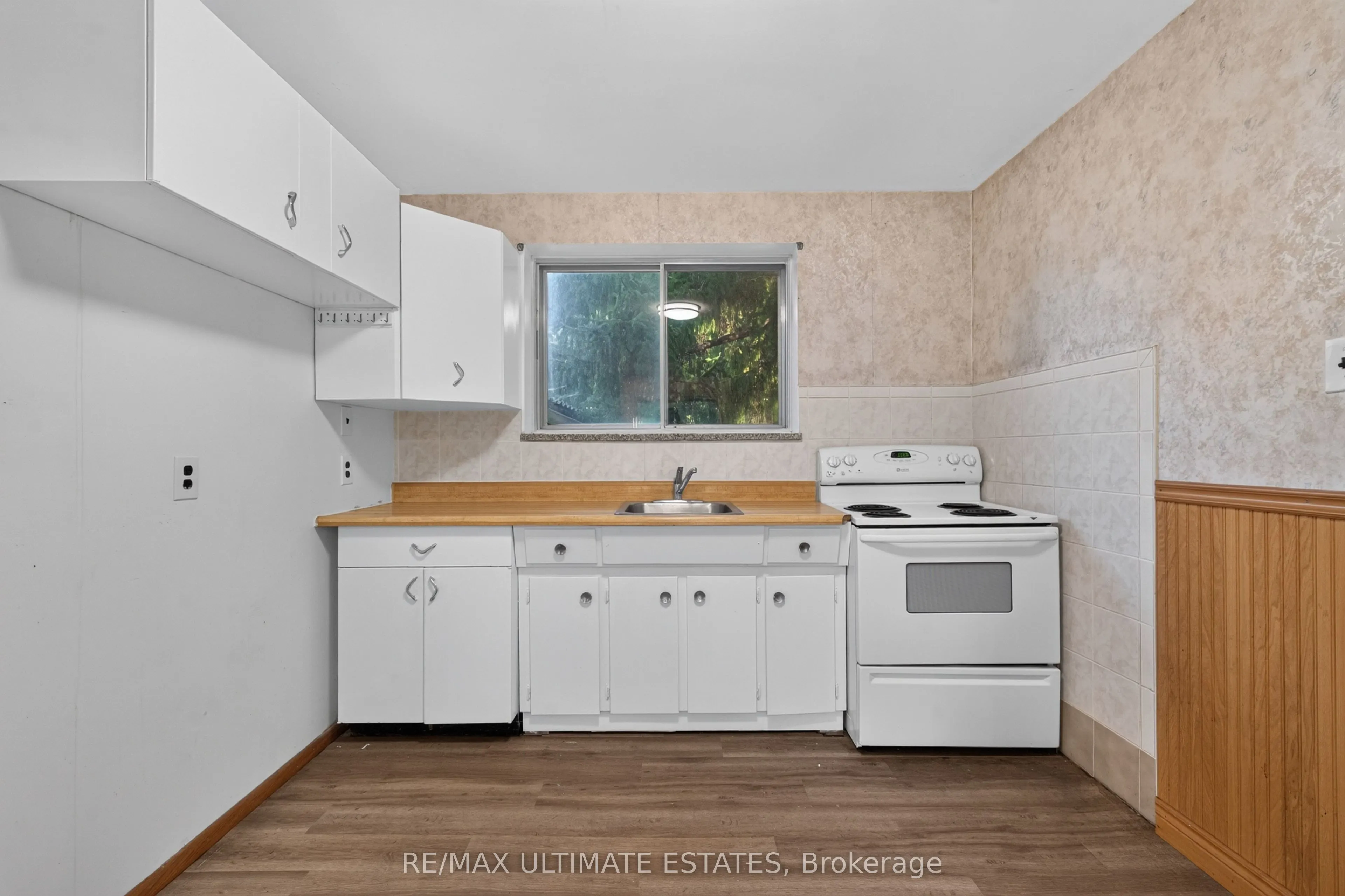 32 Broadleaf Road