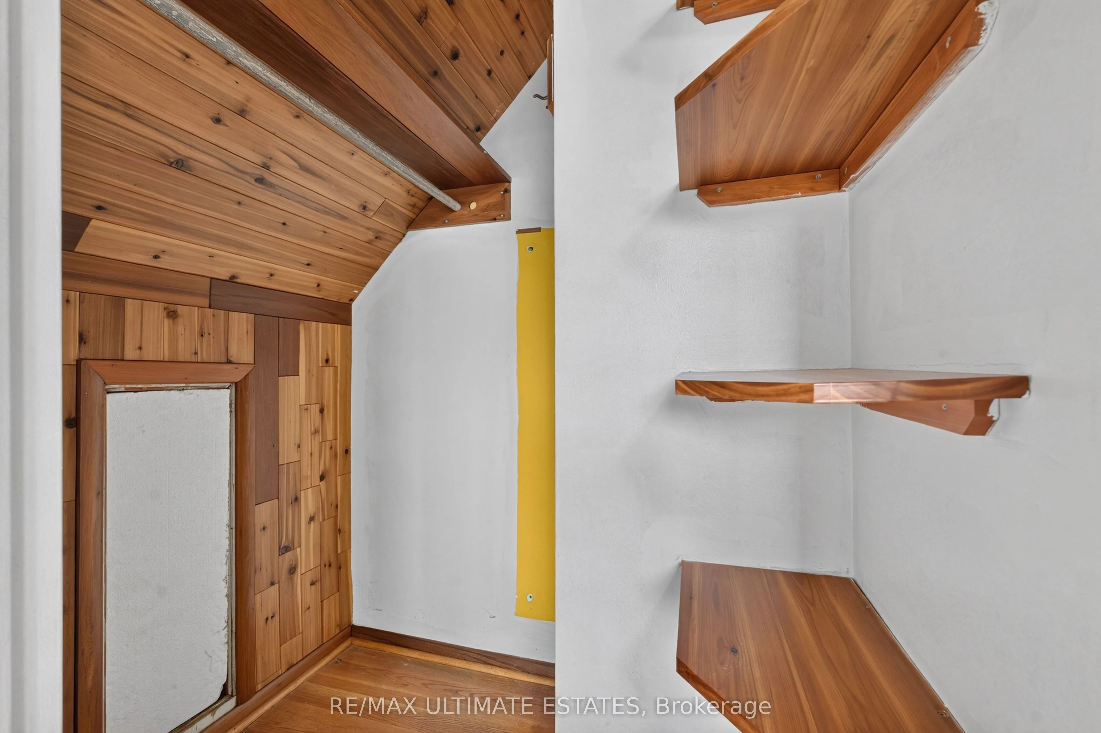 32 Broadleaf Road