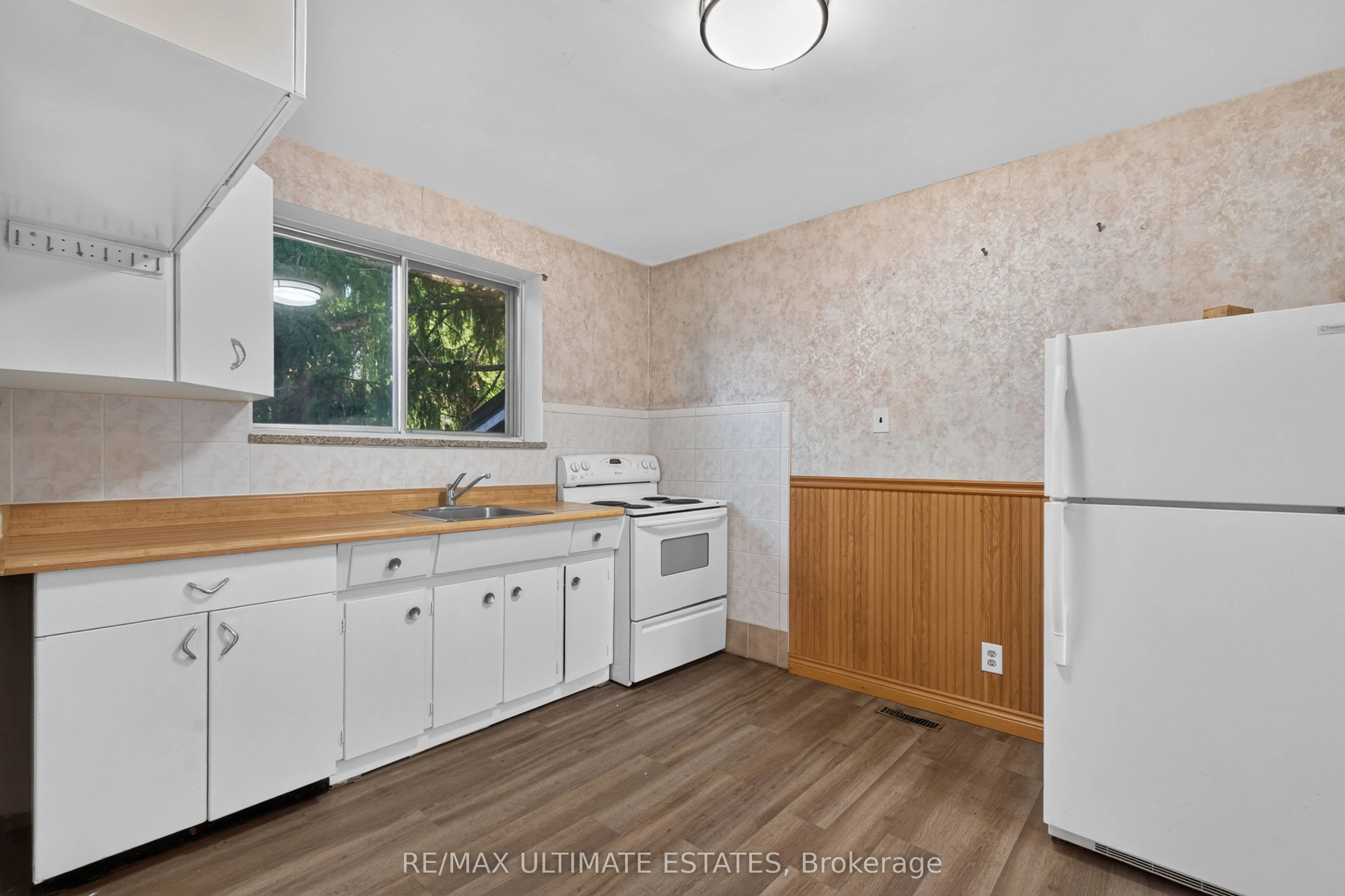 32 Broadleaf Road