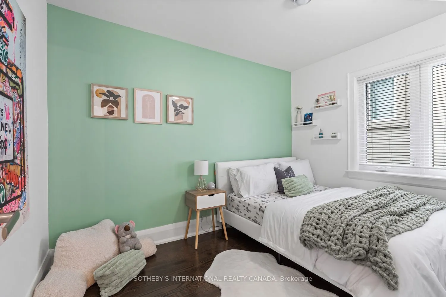 329 Broadway Avenue