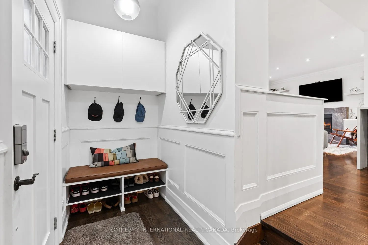 329 Broadway Avenue