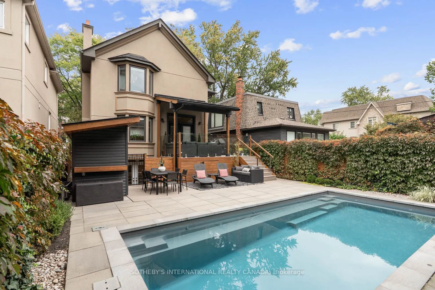 329 Broadway Avenue