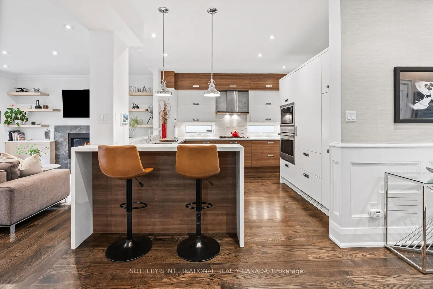 329 Broadway Avenue