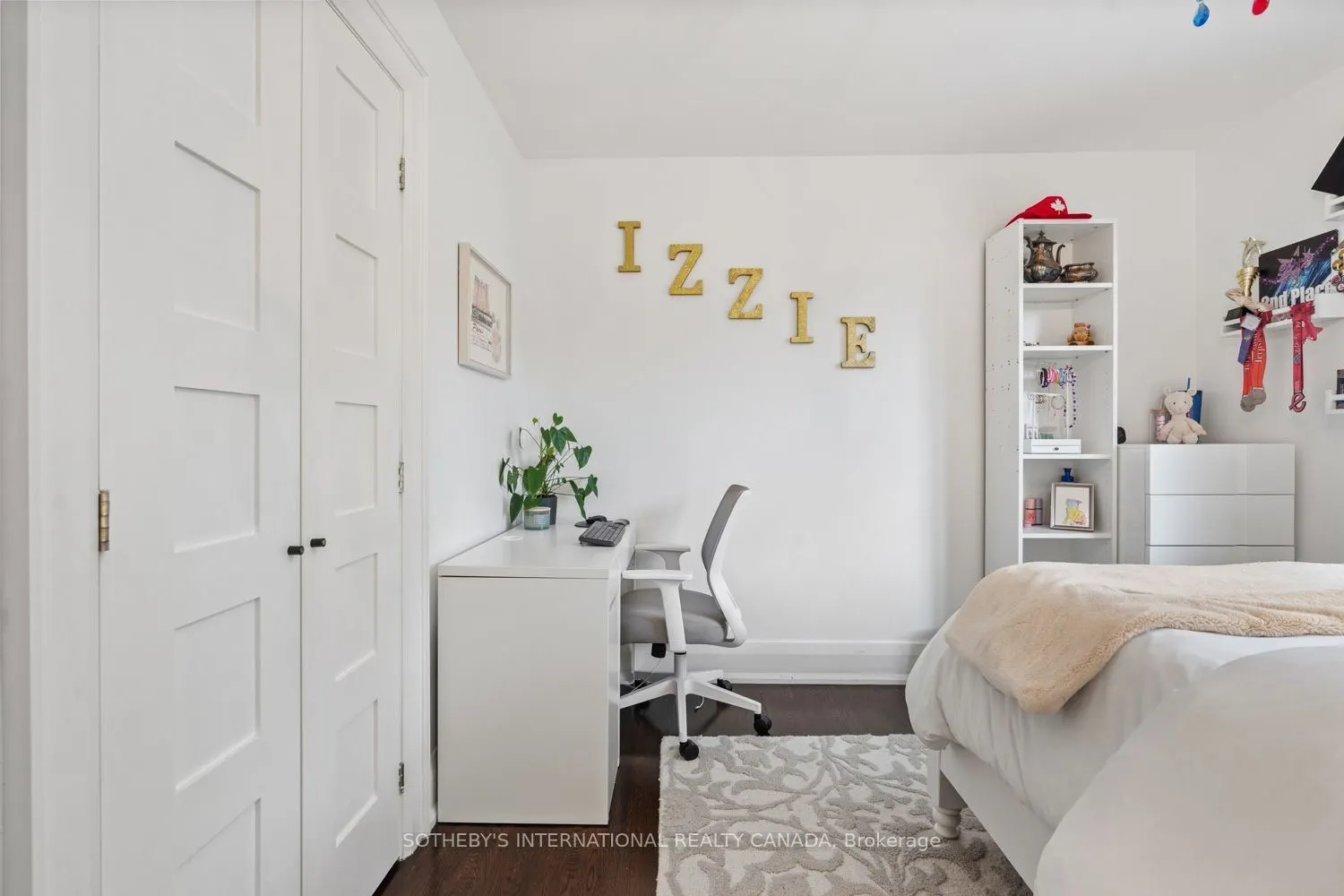 329 Broadway Avenue