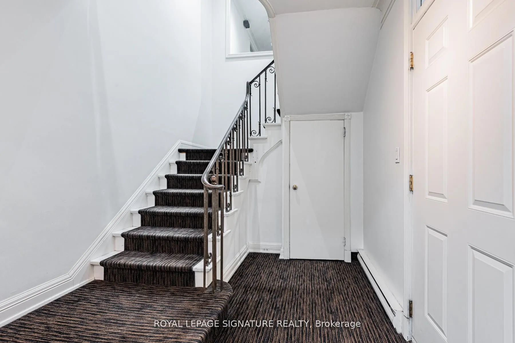 435 Eglinton Avenue W