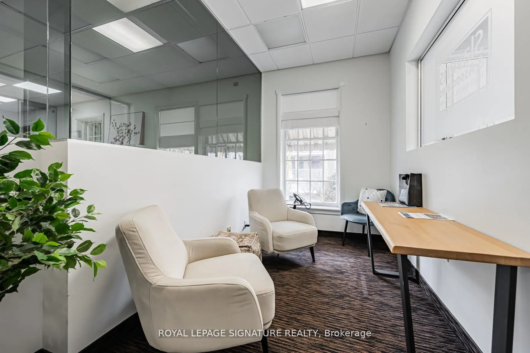 435 Eglinton Avenue W