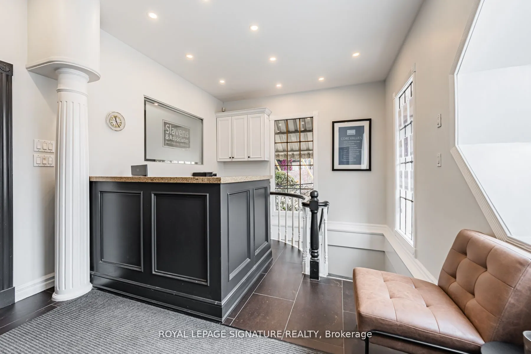 435 Eglinton Avenue W