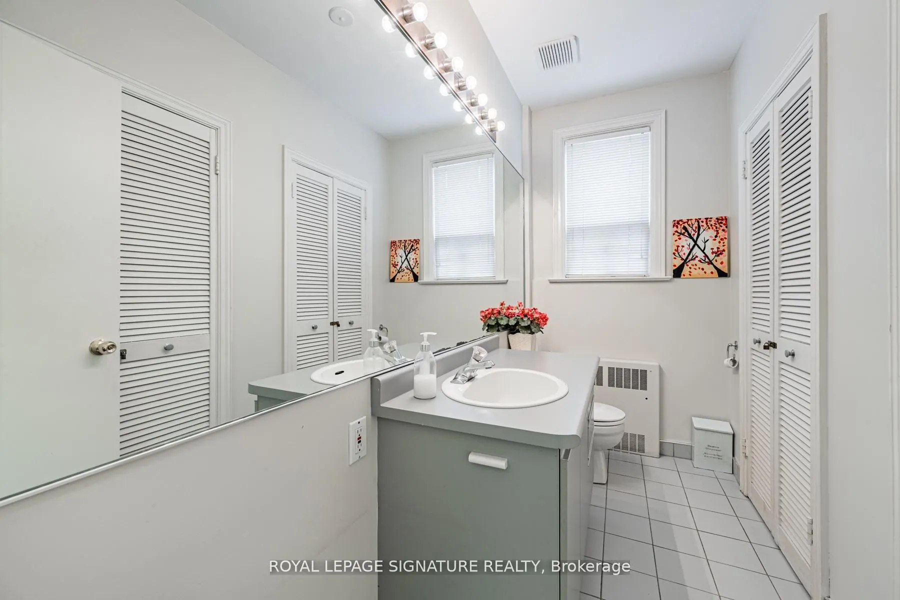 435 Eglinton Avenue W