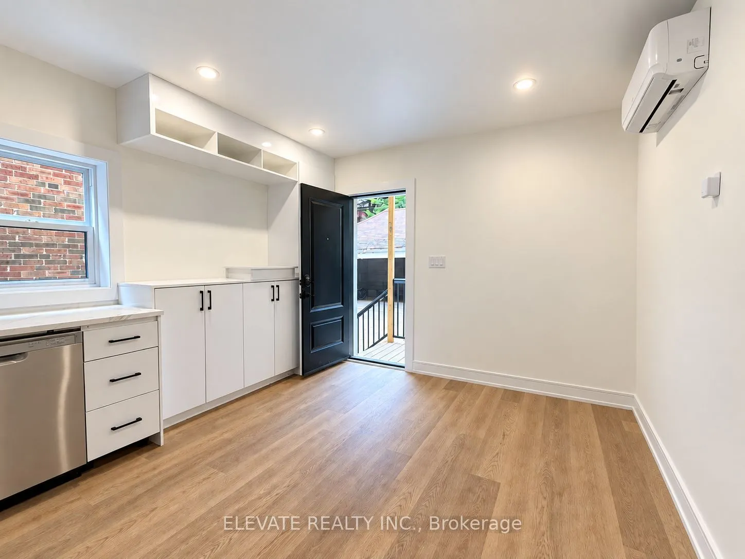 76 Burnaby Boulevard #4