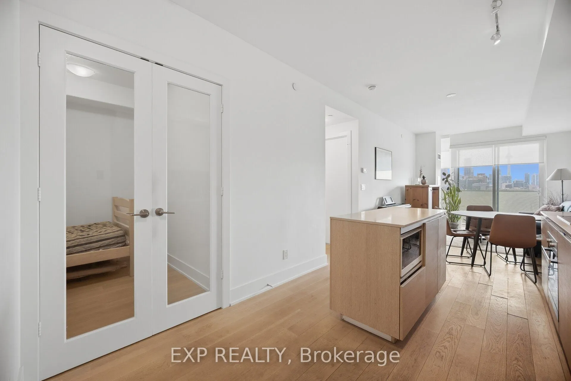 200 Bloor Street W #1203