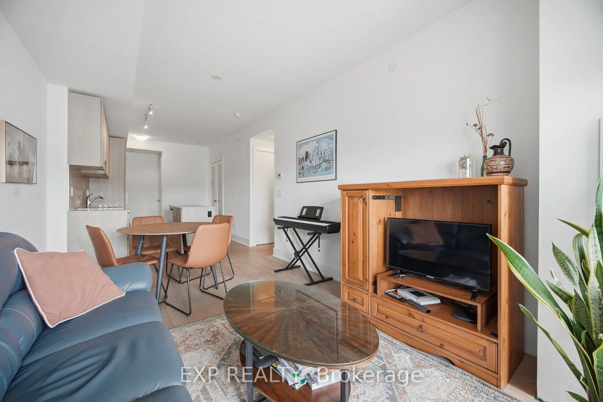 200 Bloor Street W #1203