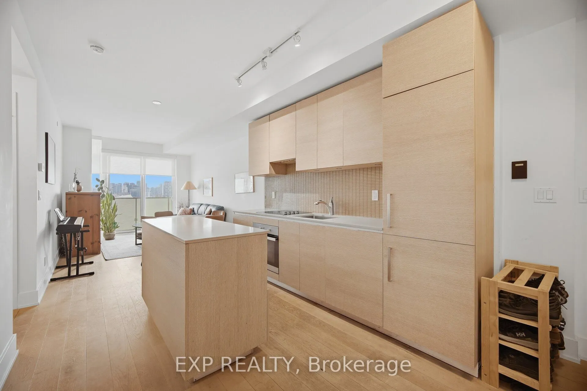 200 Bloor Street W #1203