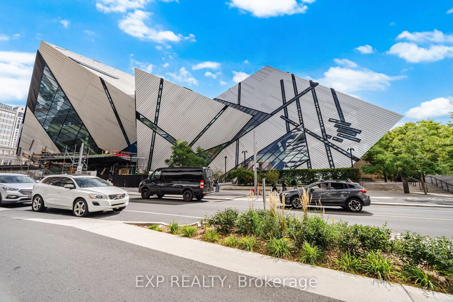 200 Bloor Street W #1203