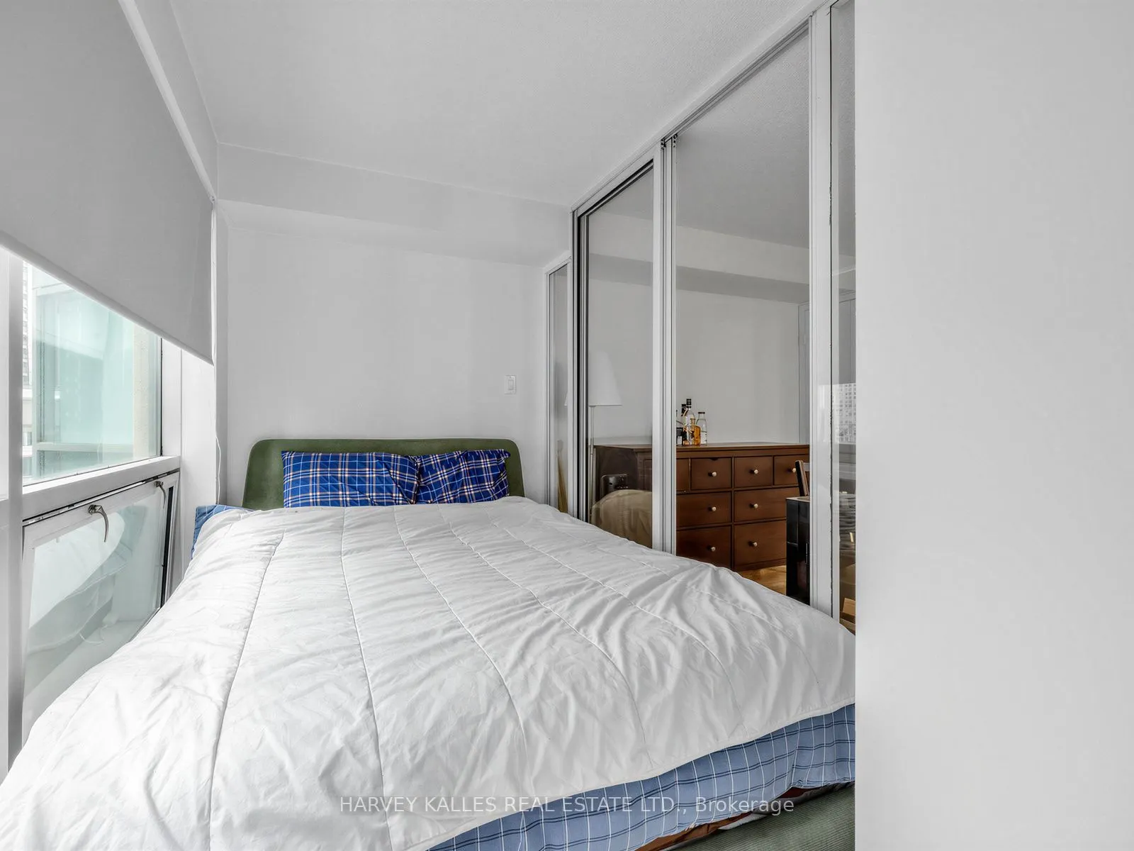 10 Yonge Street #705