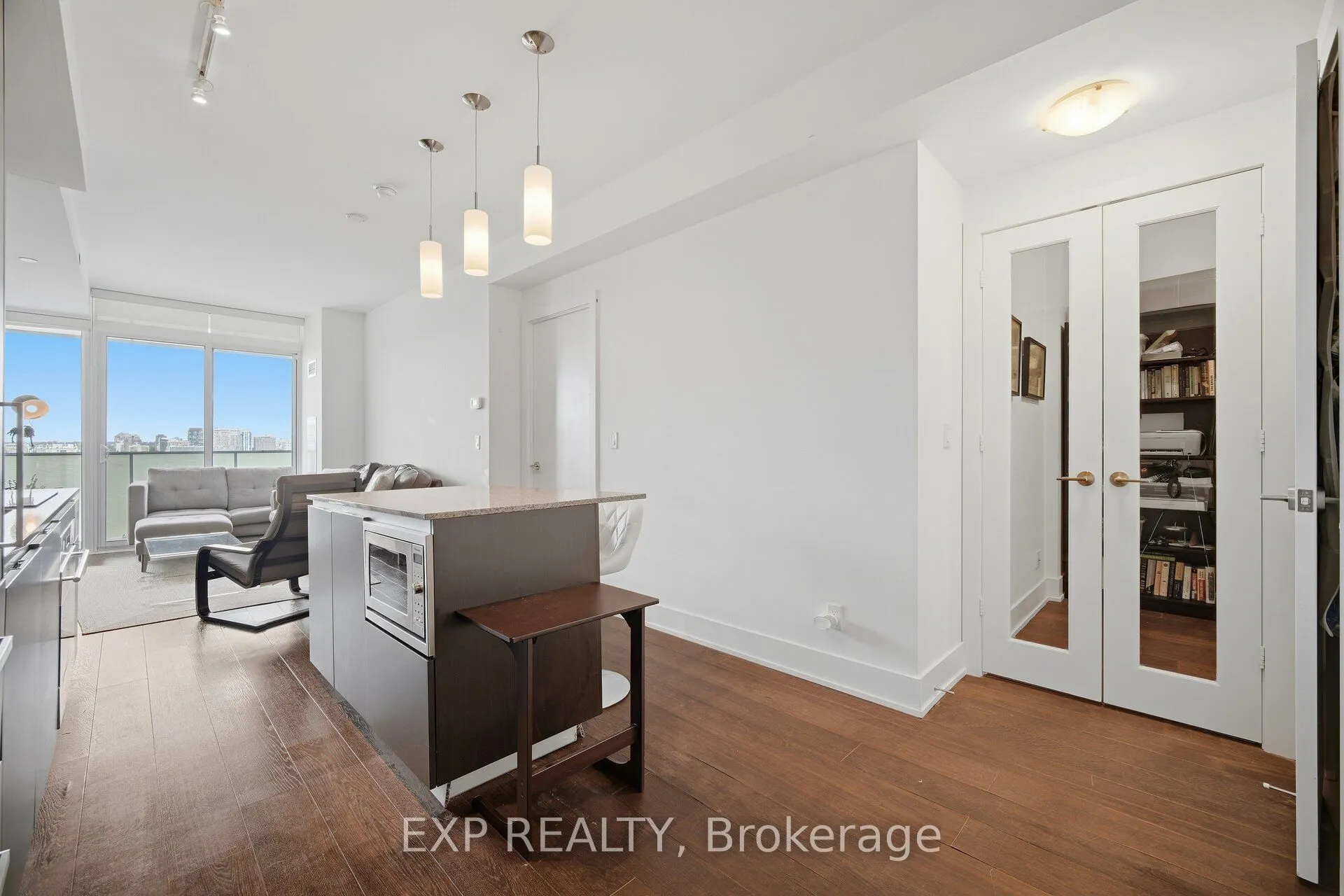 200 Bloor Street W #2505
