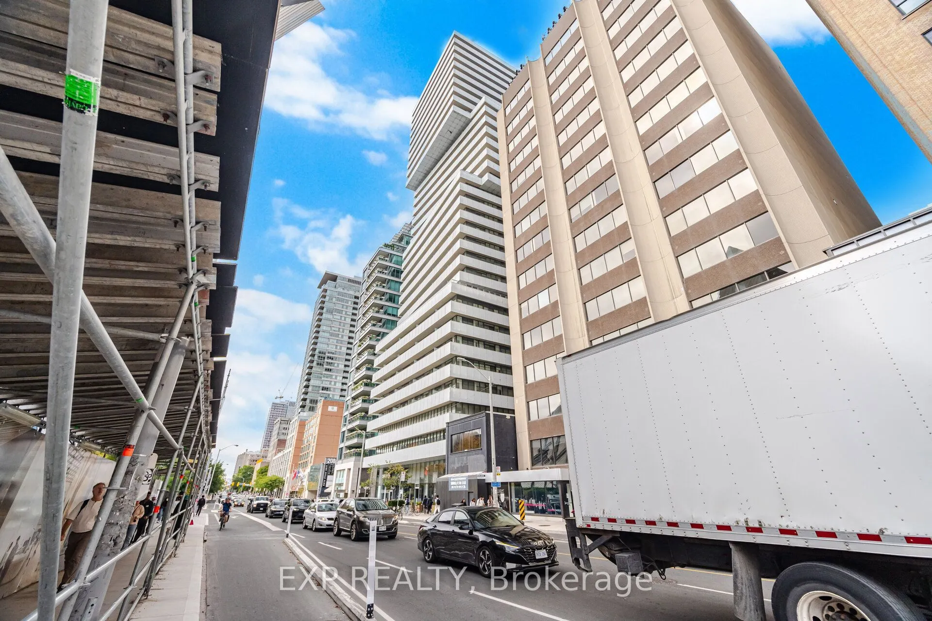 200 Bloor Street W #2505